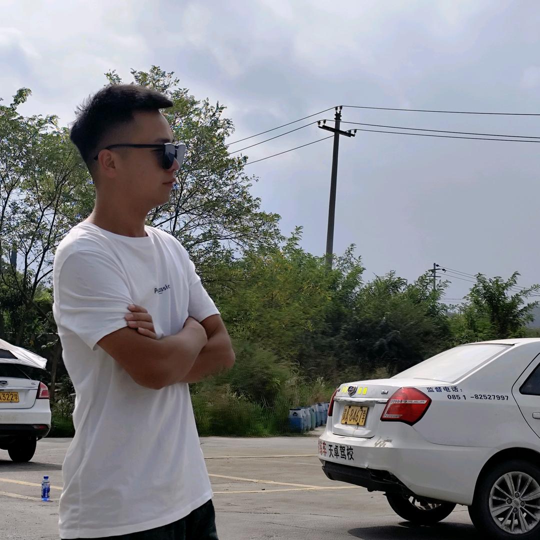 天卓驾校甘教练