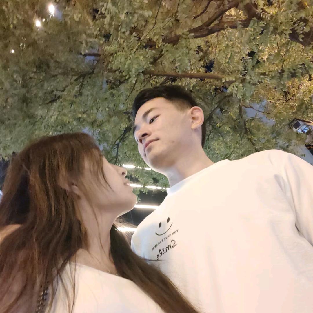 我们俩
