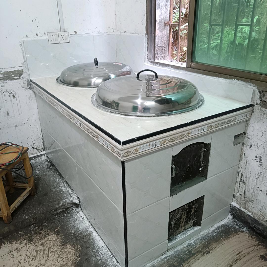 瑞发五金店， 豪迈歌舞队