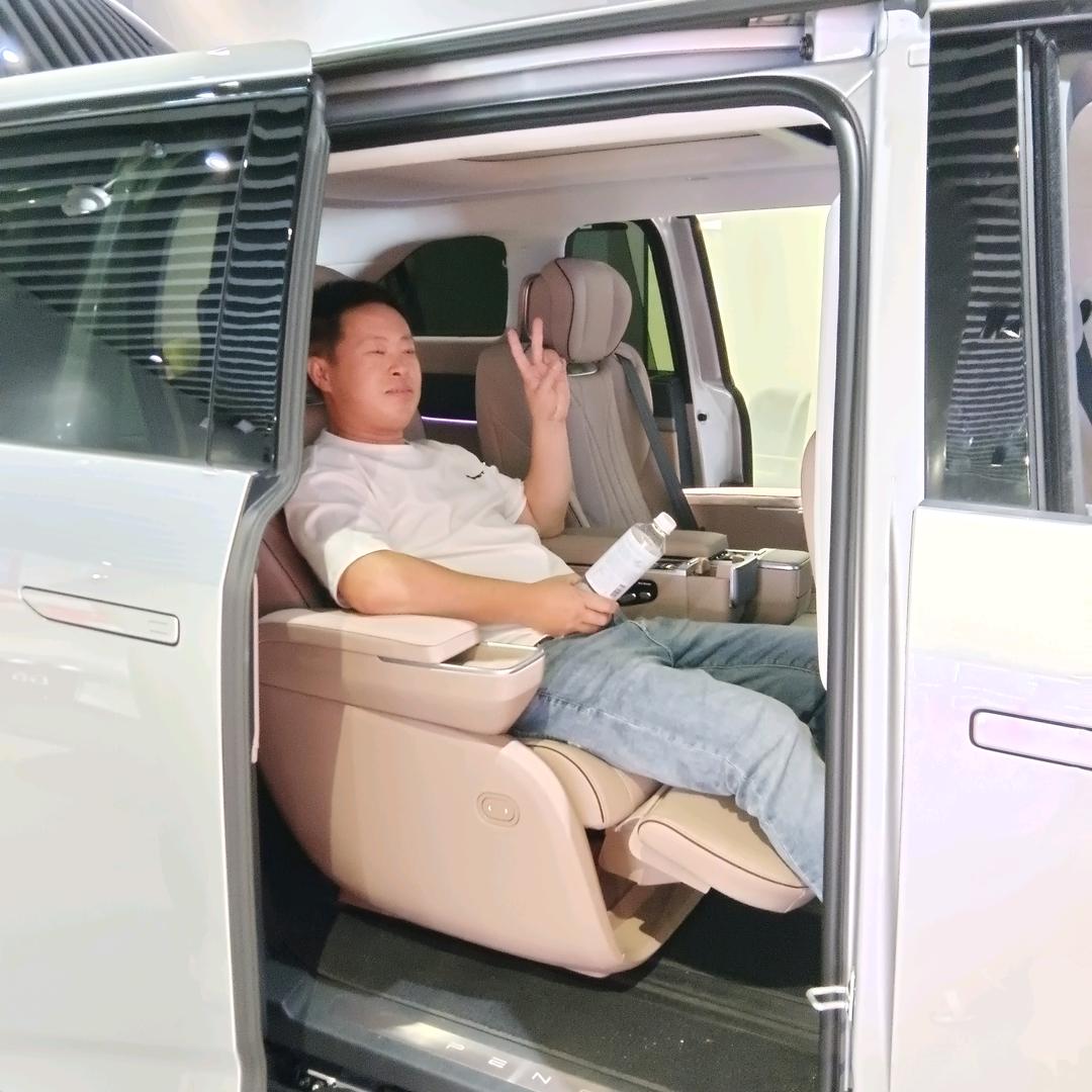 鲁大鹏，一笑而过