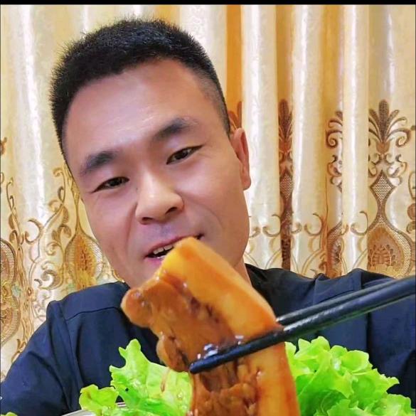 脸哥爱吃肉