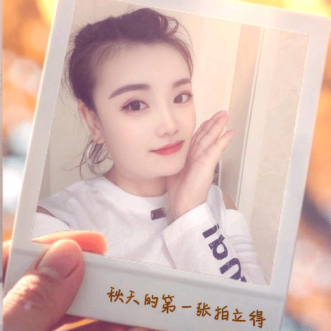 小何百货进橱窗