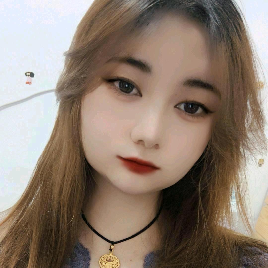 李  小  姐