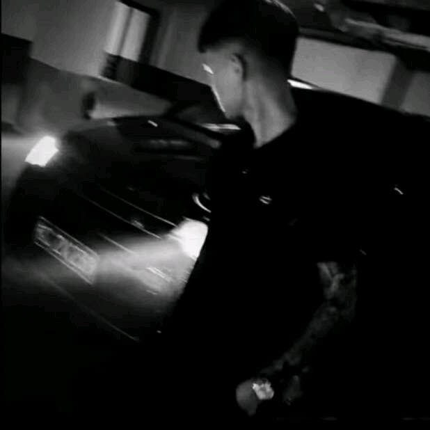 相逢何必曾相识.