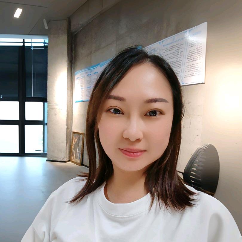 重生的刺桐花