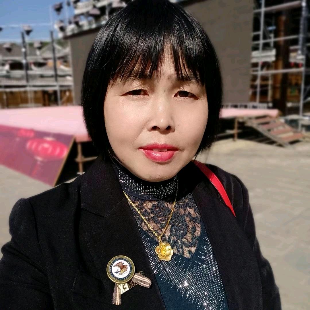 张羽琴