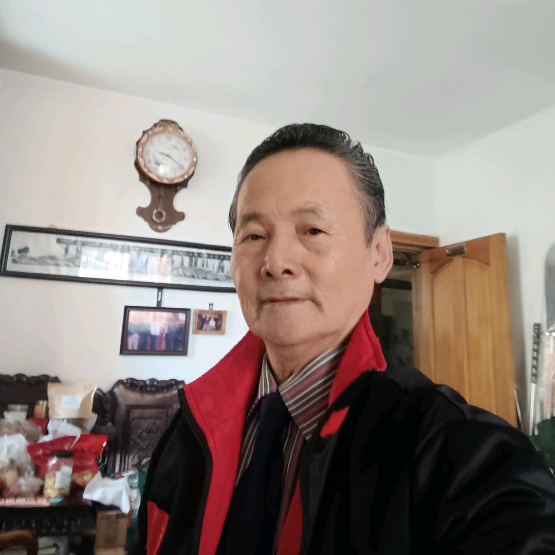 天津中老年习武人（穆强）回族。