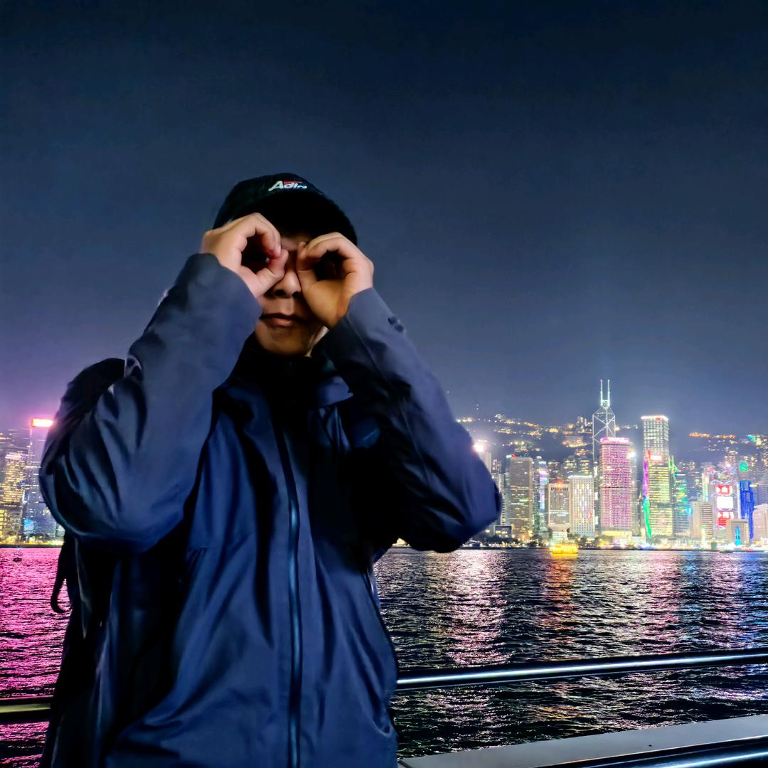骑车的阿德