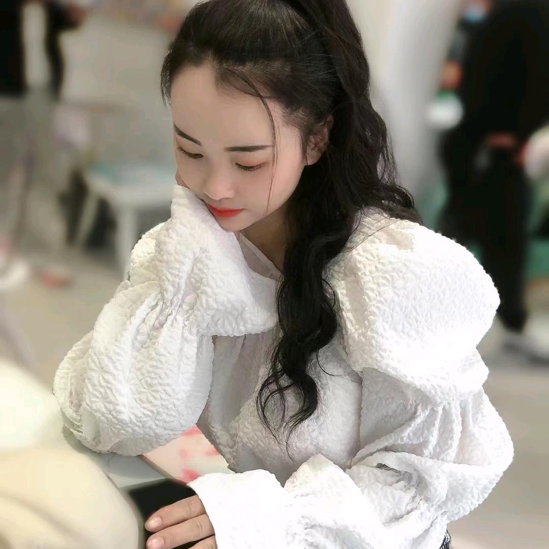 英子。