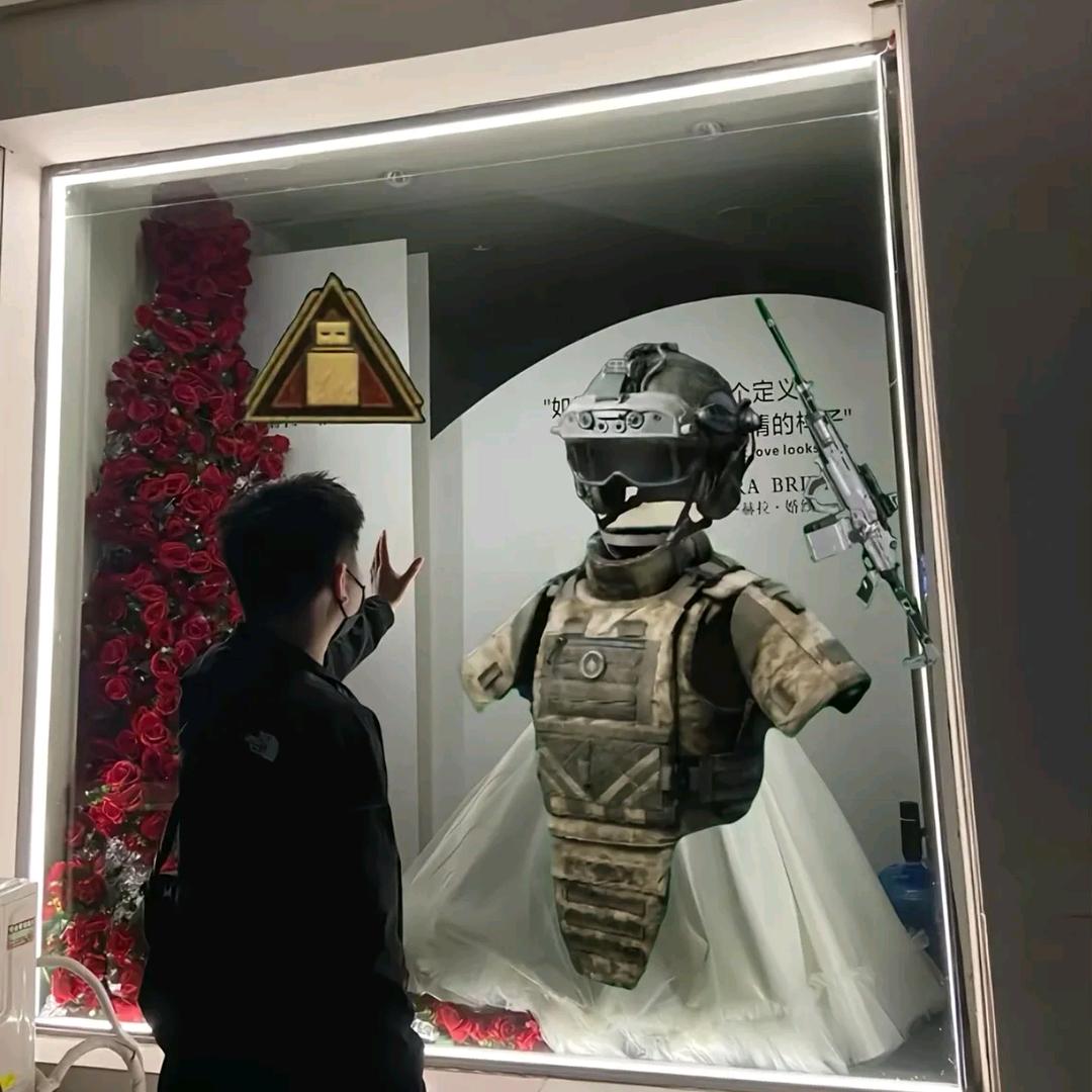 灿