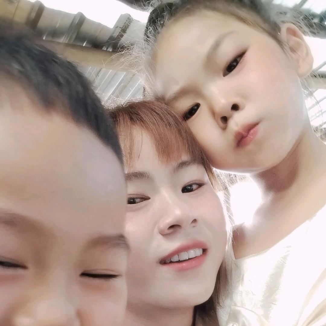 勒以  李