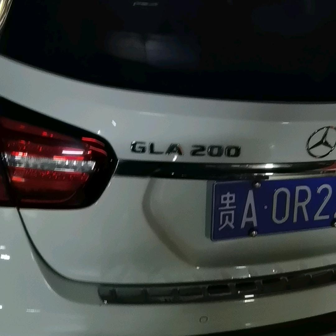 开着奔驰捡垃圾