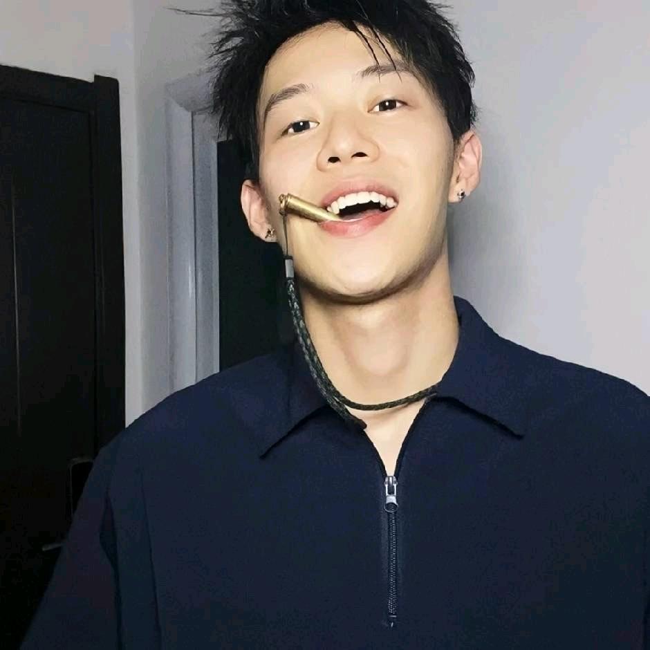 朱濤.