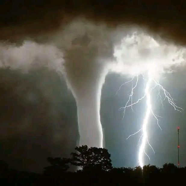 ꧁༺ঠᩚ᭄举杯🍶⃟ꦽ敬过往꧂