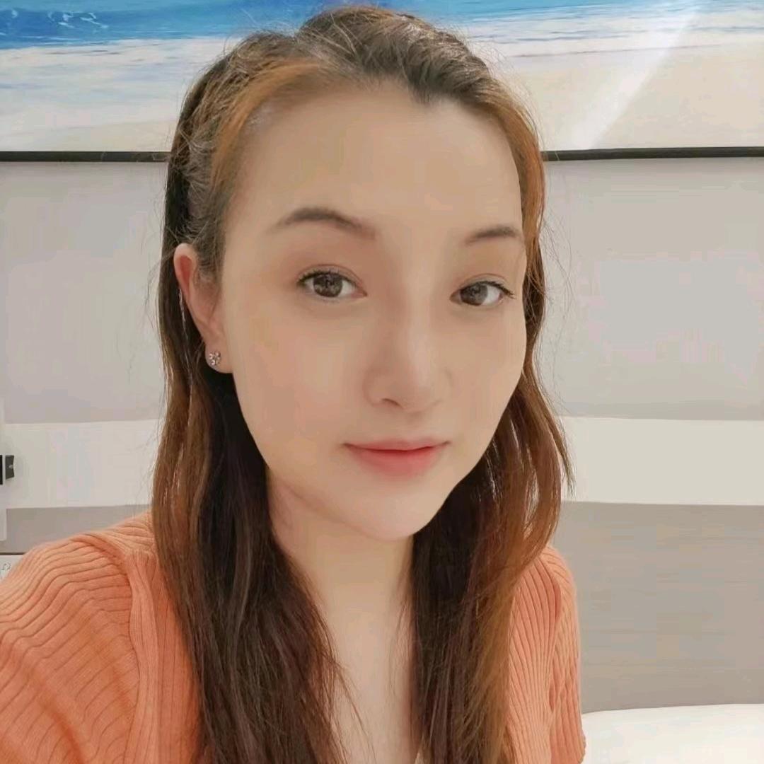 君子兰🌈(早6:50 直播)