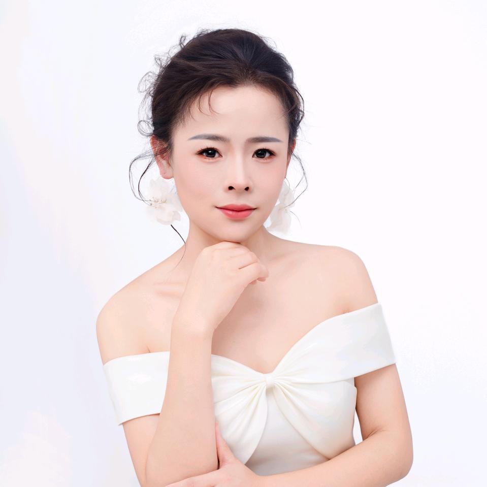 利津美颜美妆小张