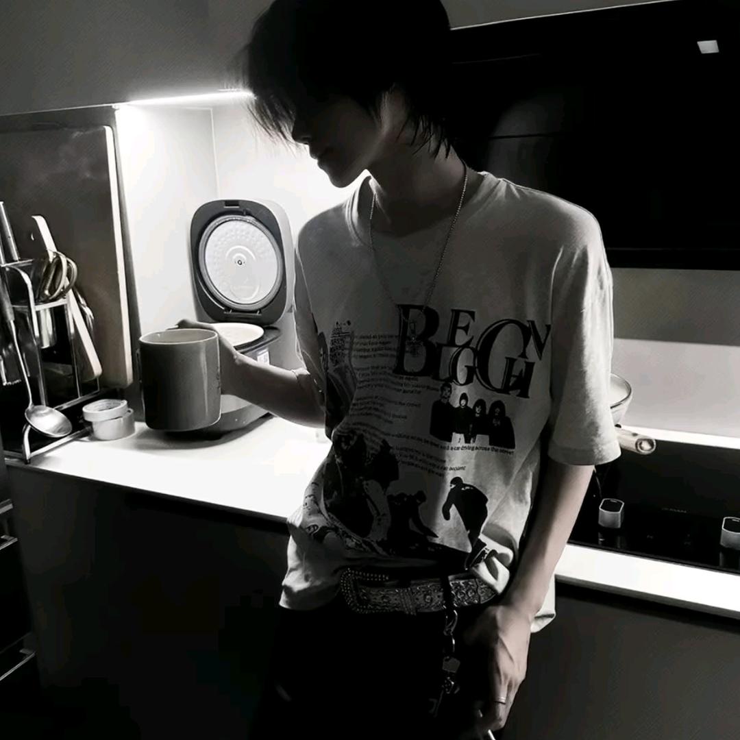 兔子L̶໊ₒ̶ᵥ̶ₑ̶ᩚ