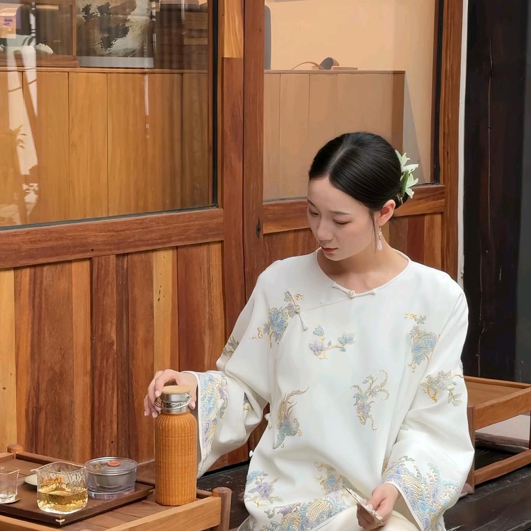 周亦周-