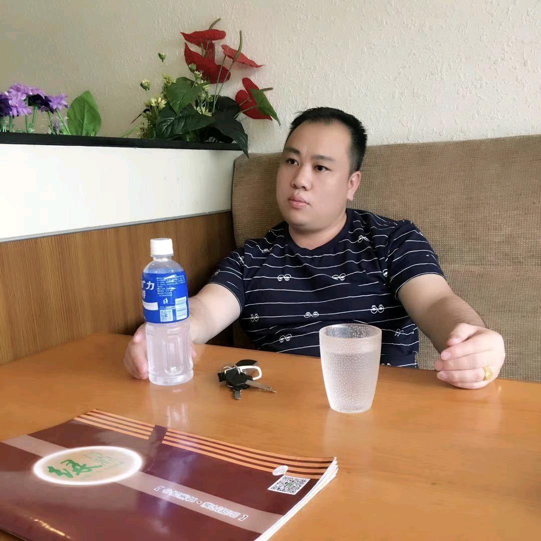 @左颜右色💋