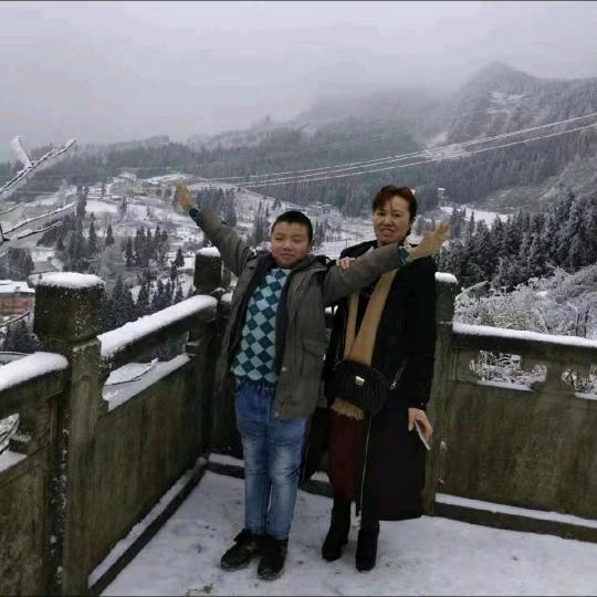 彬彬，