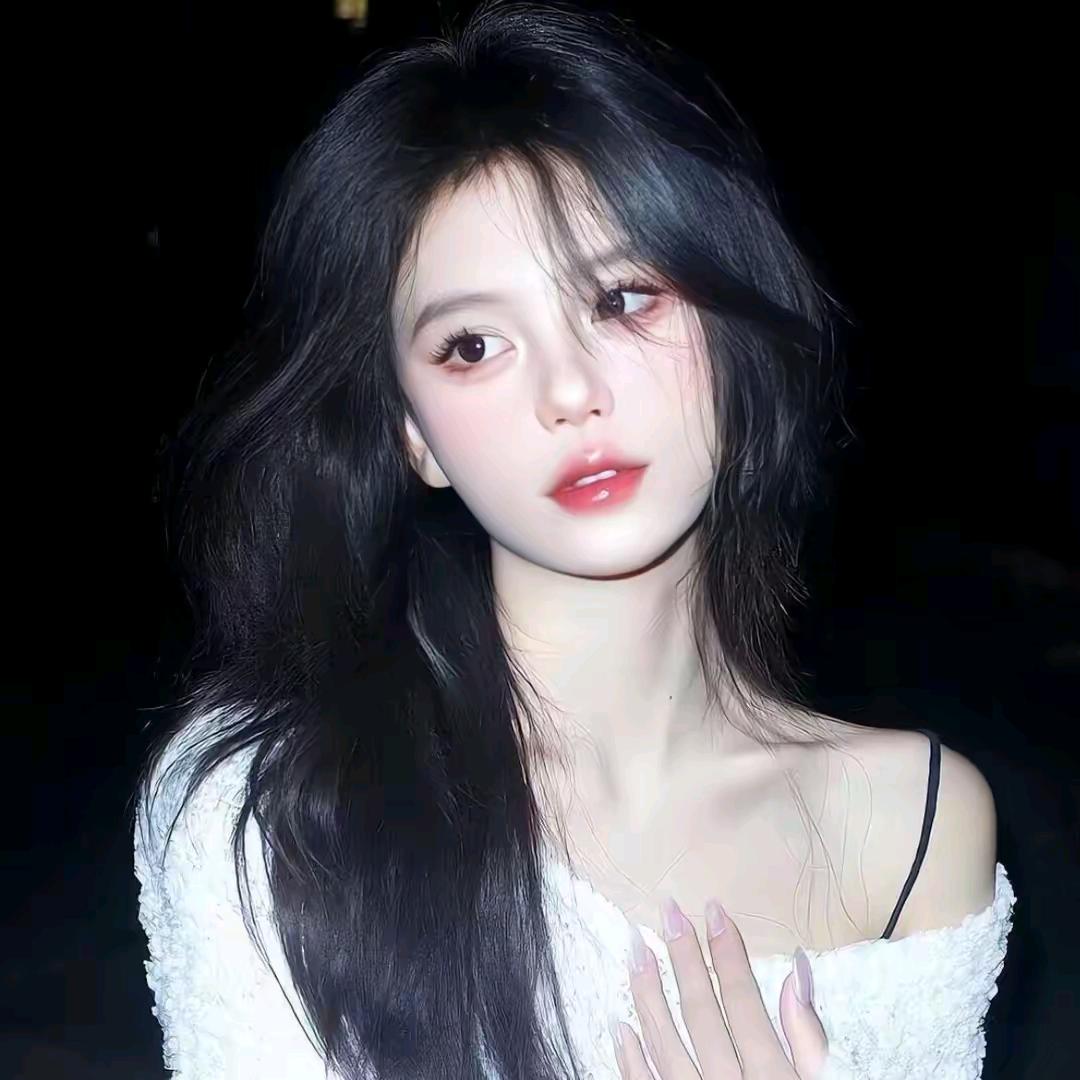 𝑬𝒎𝒊𝒍𝒚