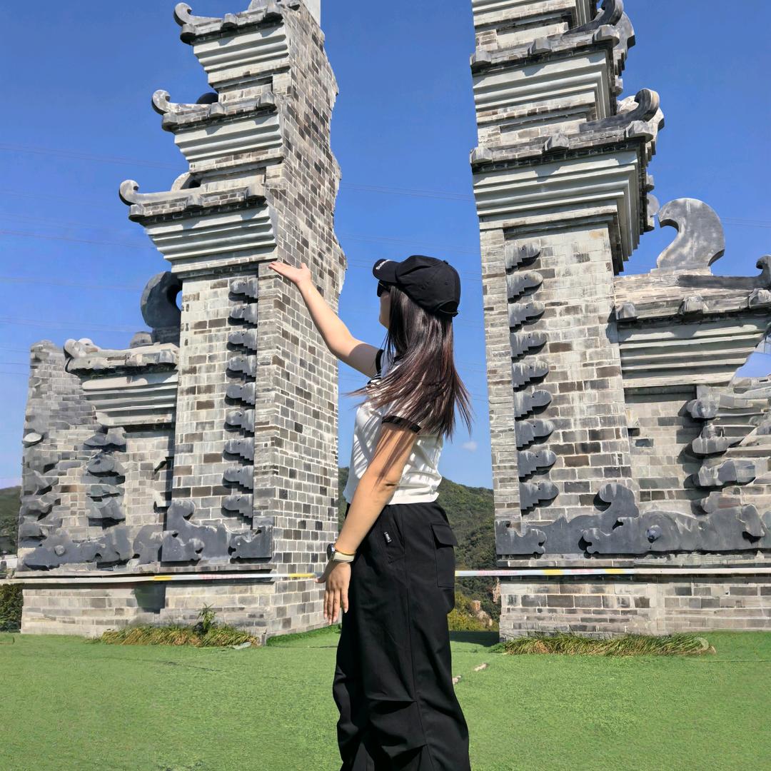 小手插兜