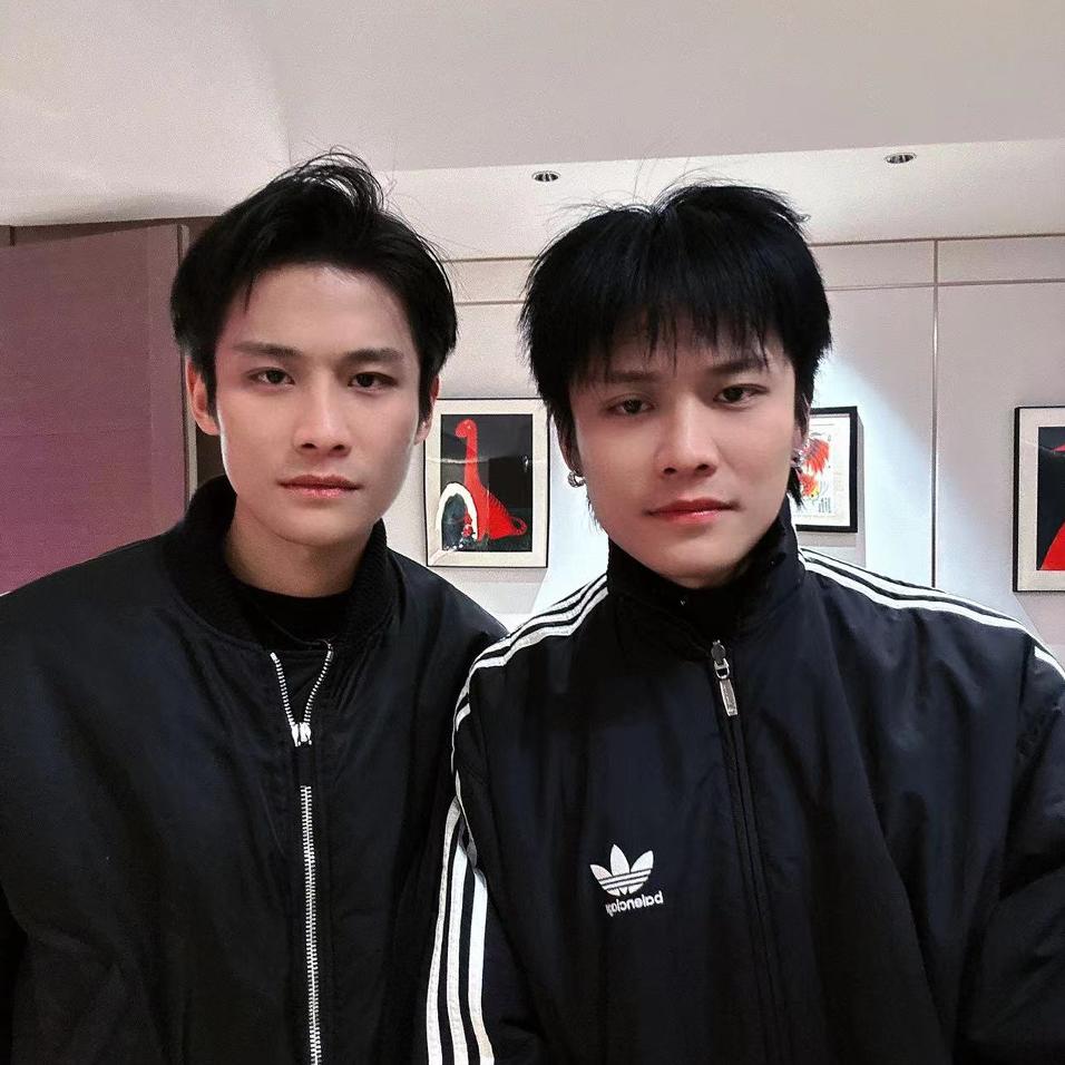 疯狂i逗小杨哥