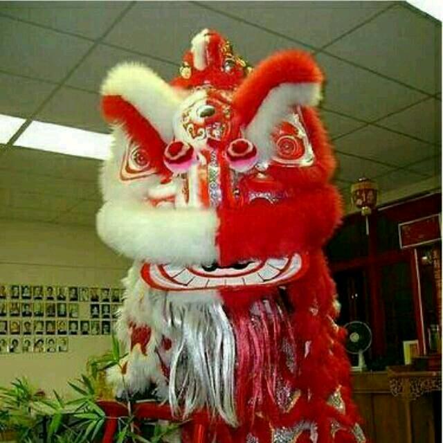 唯有酒消愁