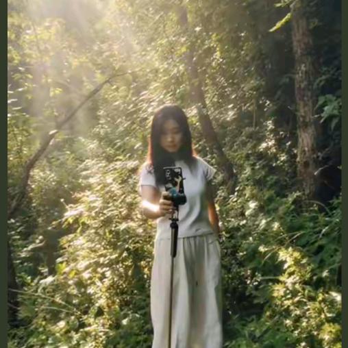 大山里的拾荒者