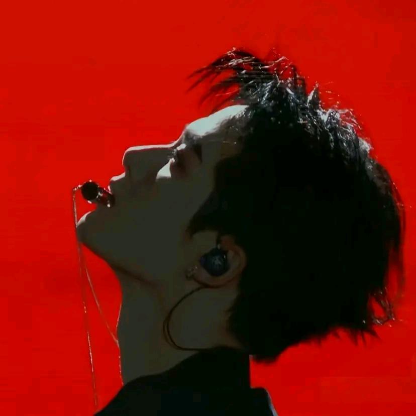 长着痘痘的癞蛤蟆