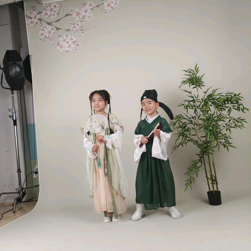 🌹🌹🍀久伴不如酒伴💐🍃🍂🍁