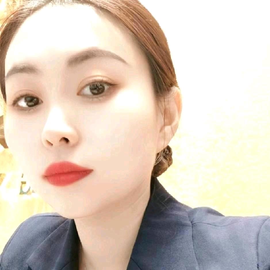 珠宝推荐官—菲菲