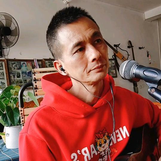 🎸弹唱老卓