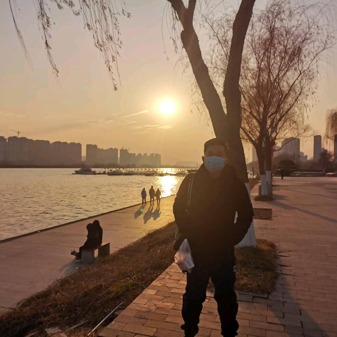 丶哈库呐玛塔塔