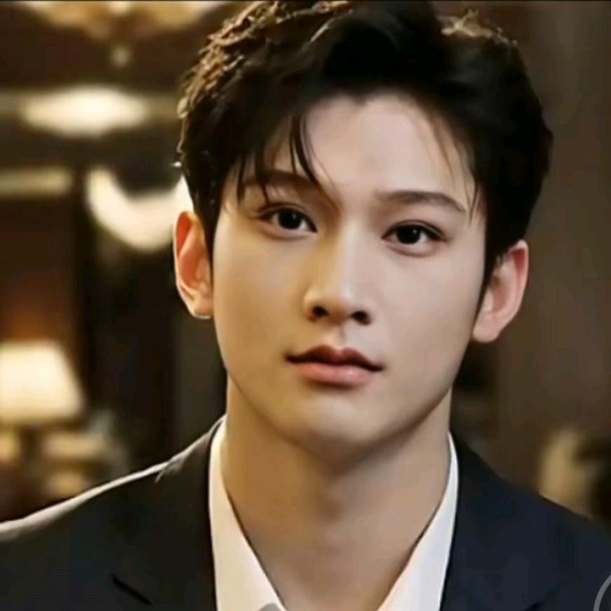 叶残花落笔墨尽