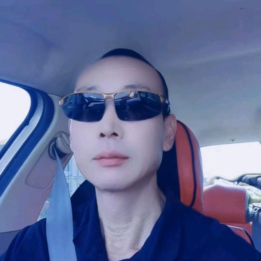 骑着蚂蚁追大像