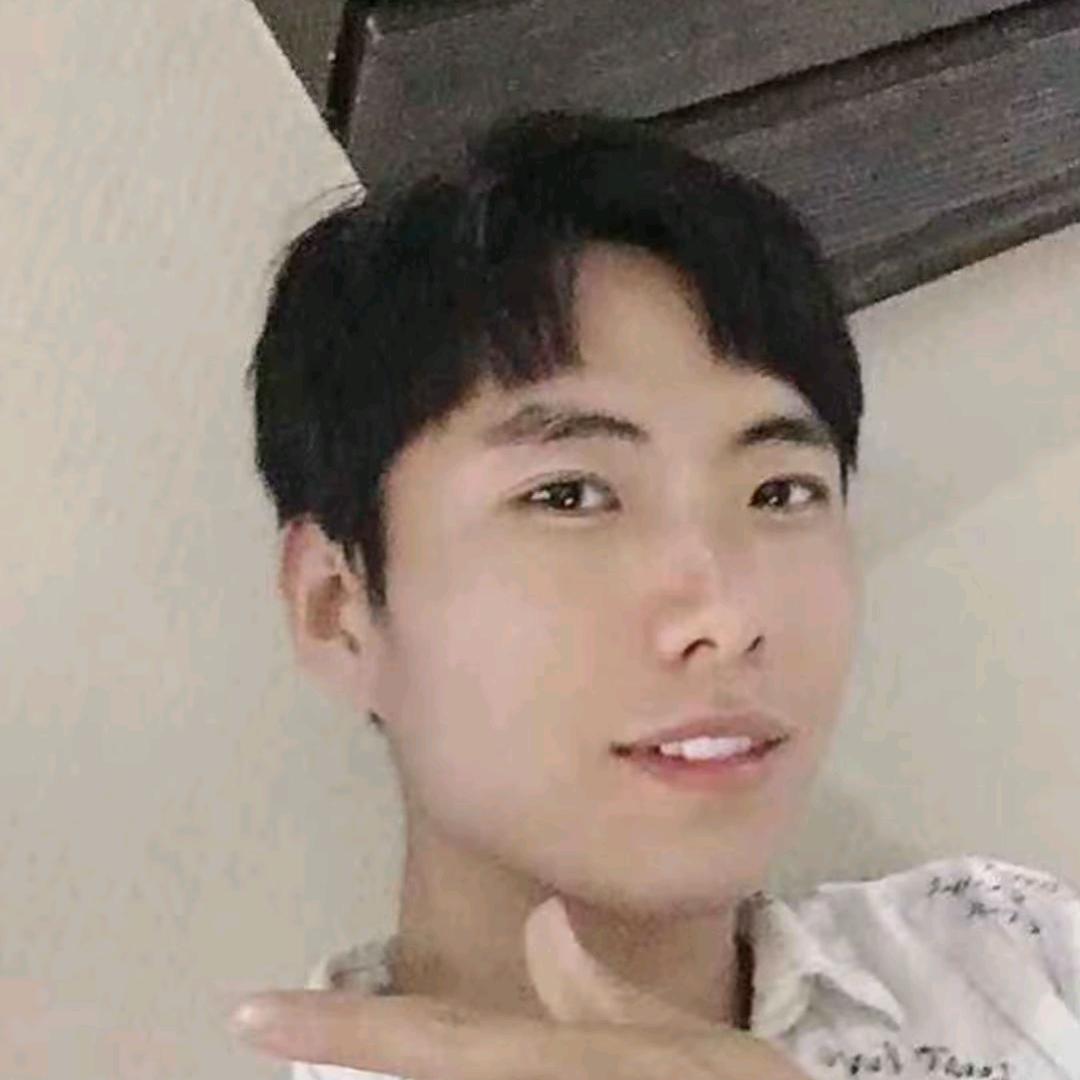 何必在忆