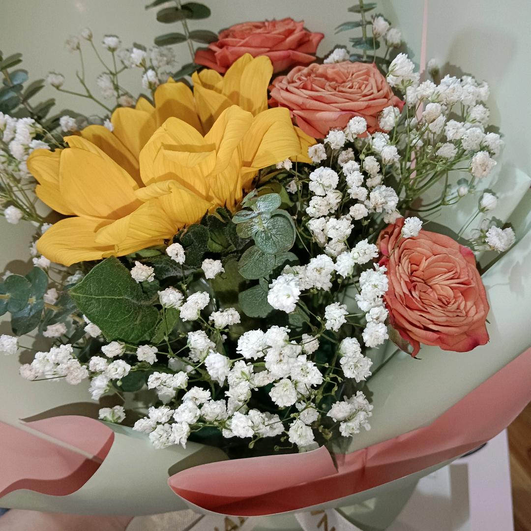 婷婷/