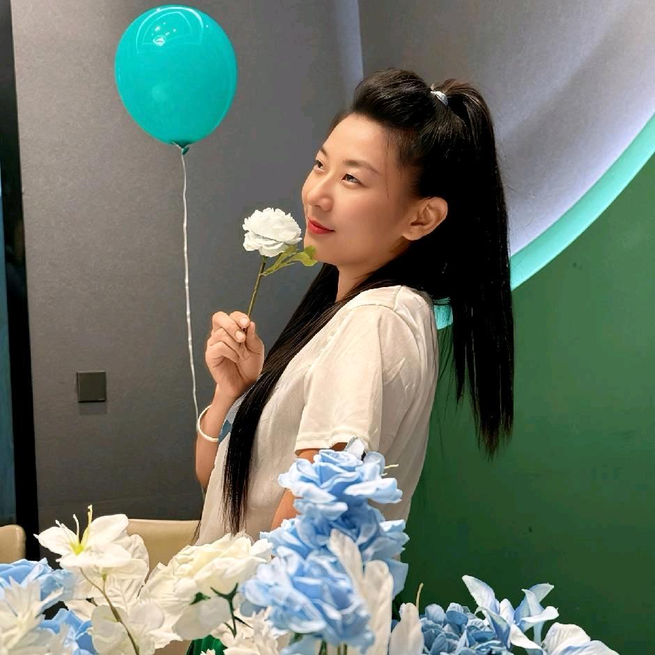 开远张老斯（张涵雅加油）