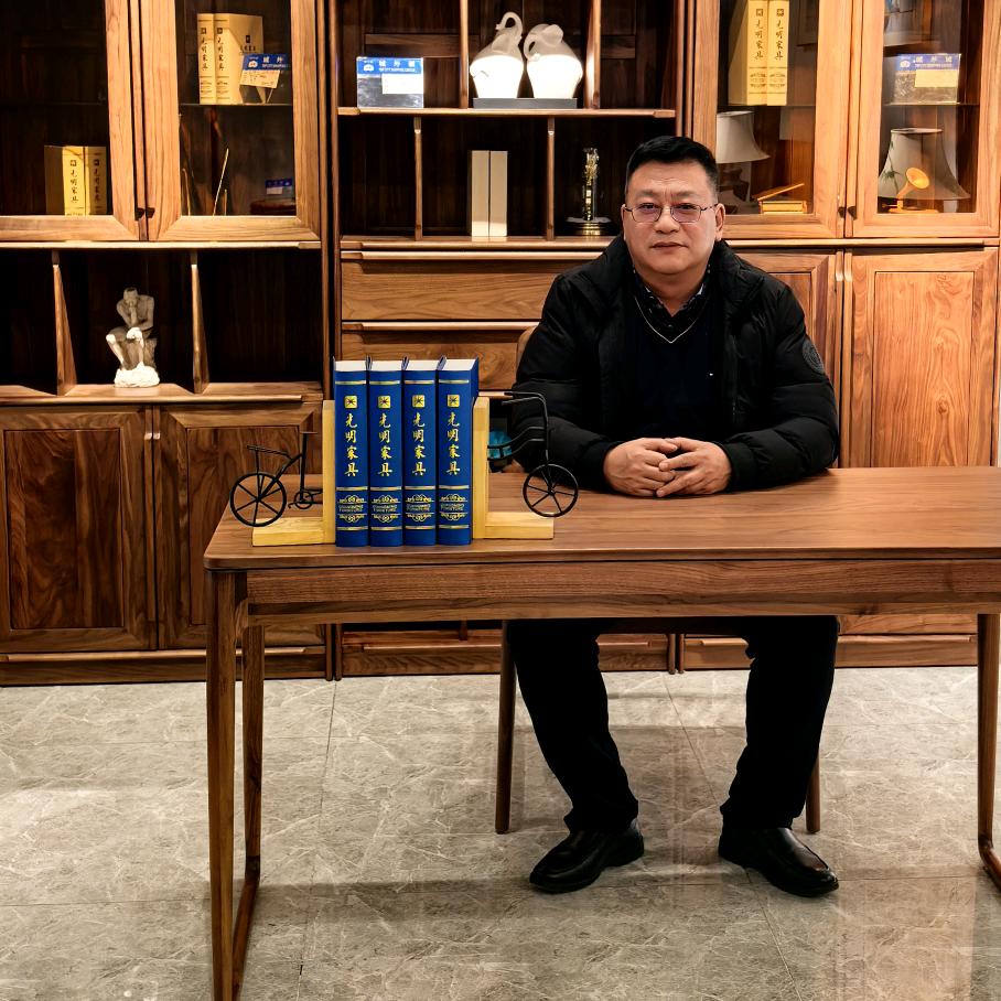 一个在光明家具工作33年的东北人