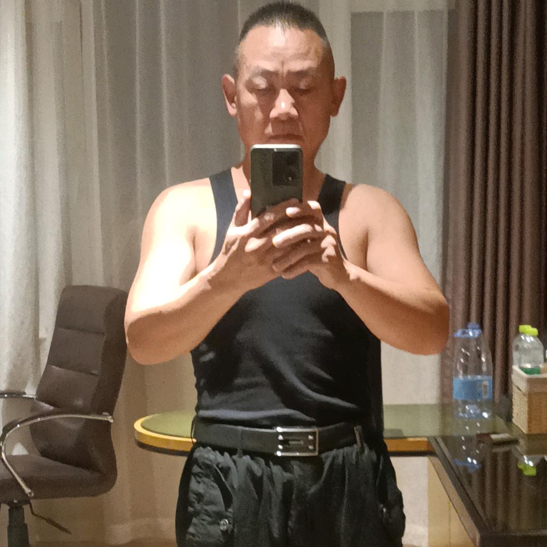 担风袖月