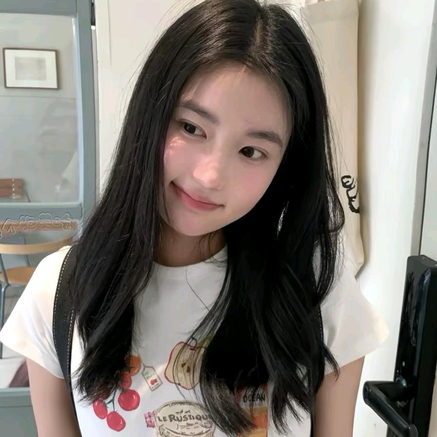 卷个泡芙吃ꗯ ゜