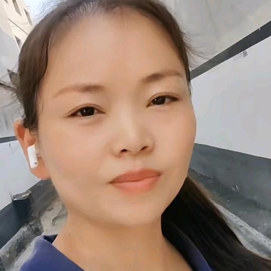 李芳