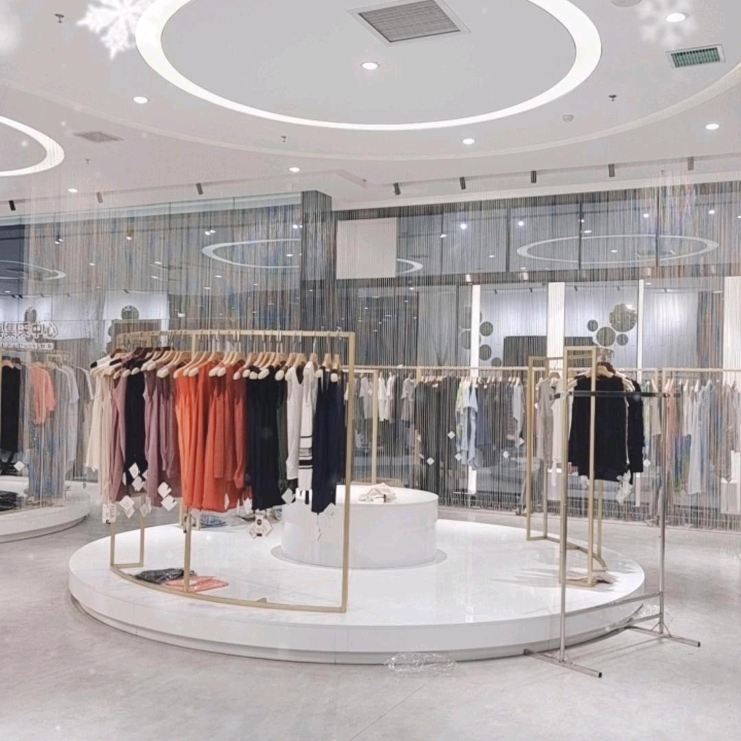 樱九歌羊绒店李慧