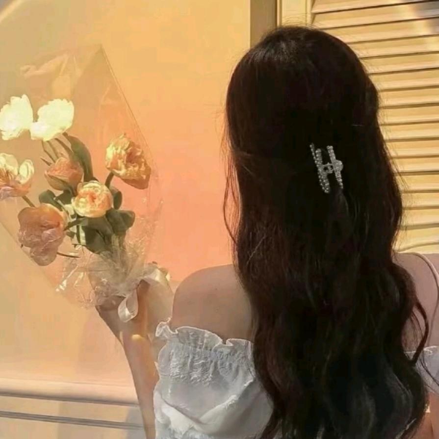 温妤^
