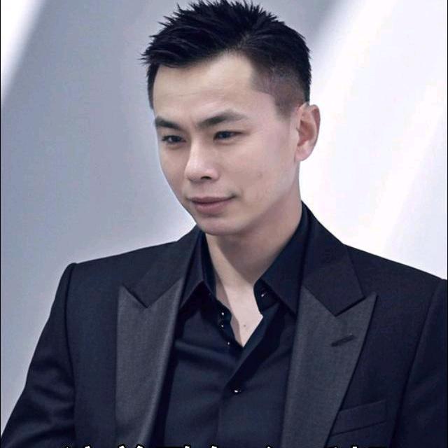 在东莞做椅子的阿文