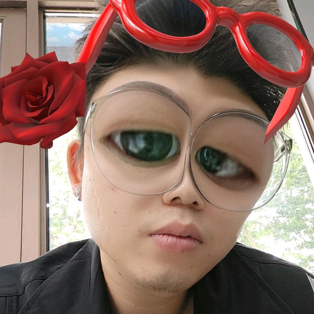 认真搞头发的阿辉