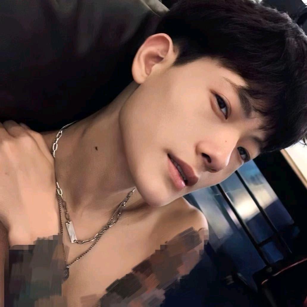 二个布朗熊🐻‍❄️