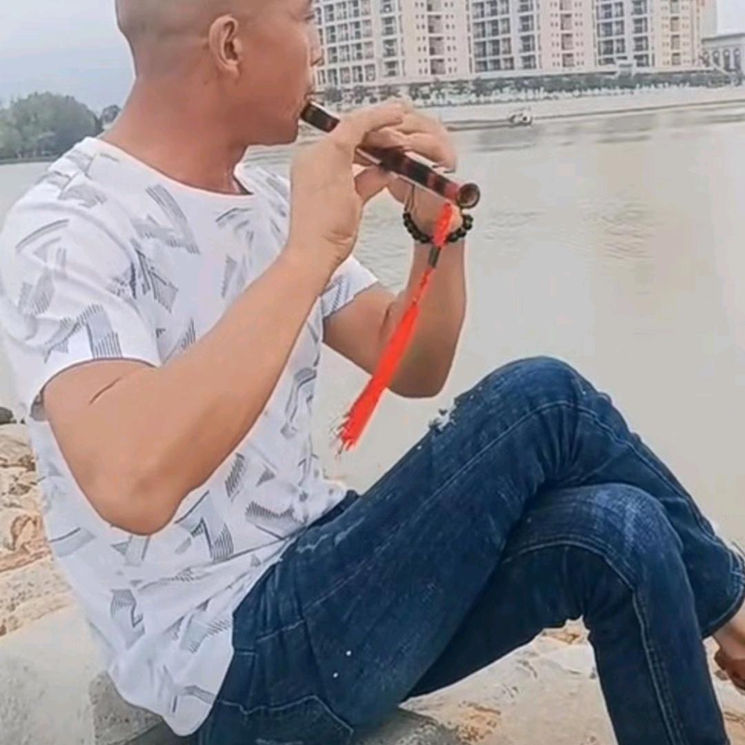 荆州云哥（情歌主唱）