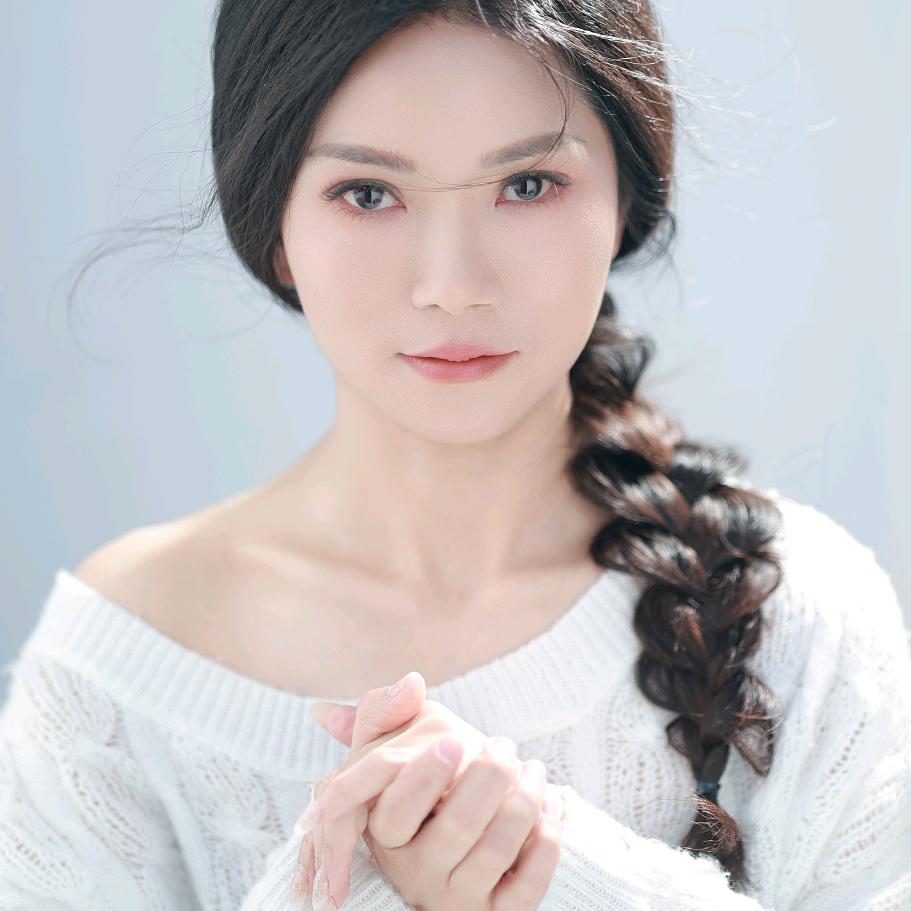 恩施尚恩格化妆美甲培训客户号燕子老师